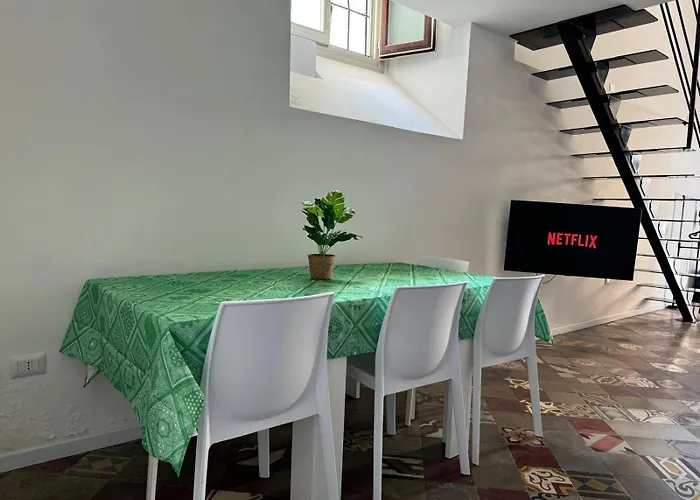 Casa Flora, A Panoramic Flat With Free Car Parking